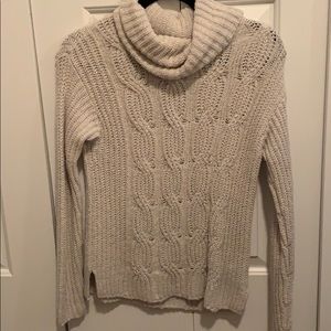 old navy white sweater never worn size Xs.